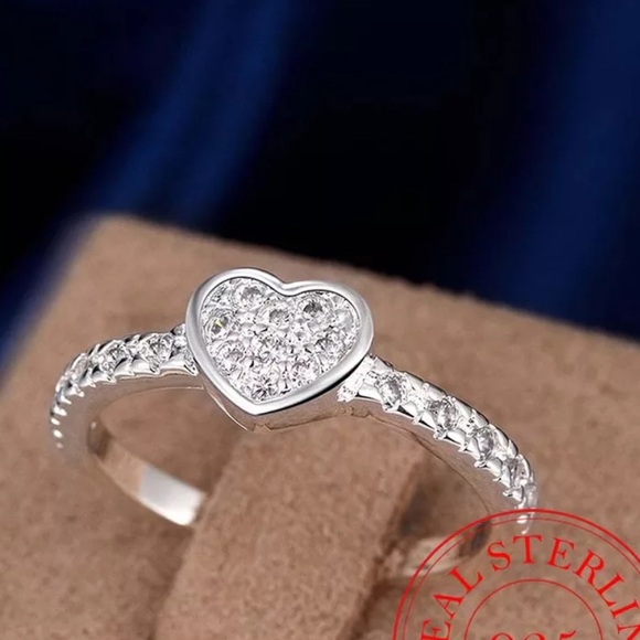 VINTAGE 925 STERLING SILVER DIAMOND HEART RING - Picture 4 of 5